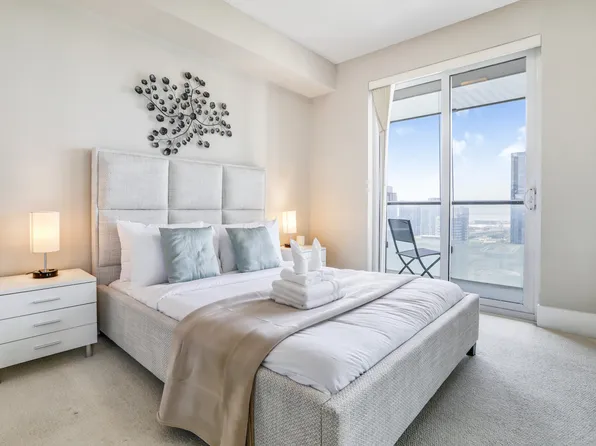 300 Front St W, Toronto, ON