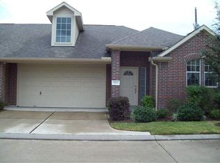1702 Village Townhome Dr, Pasadena, TX 77504