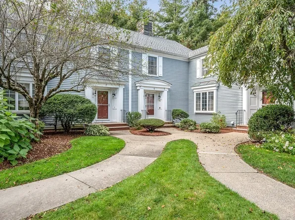 5 Holly Gate Cir, Middleton, MA 01949