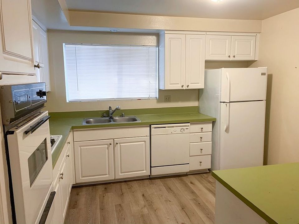 2nd image of 609 S Cypress St #0