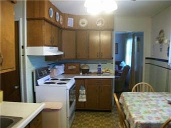3rd image of 5018 Crisp Ave