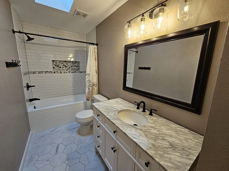 2219 Calle De Cantabria — Photo 17