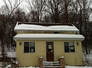 1100 Main St W, Carver, MN 55315