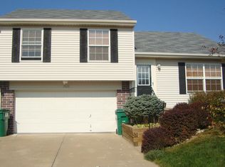 17622 Chandler Cir, Omaha, NE 68136