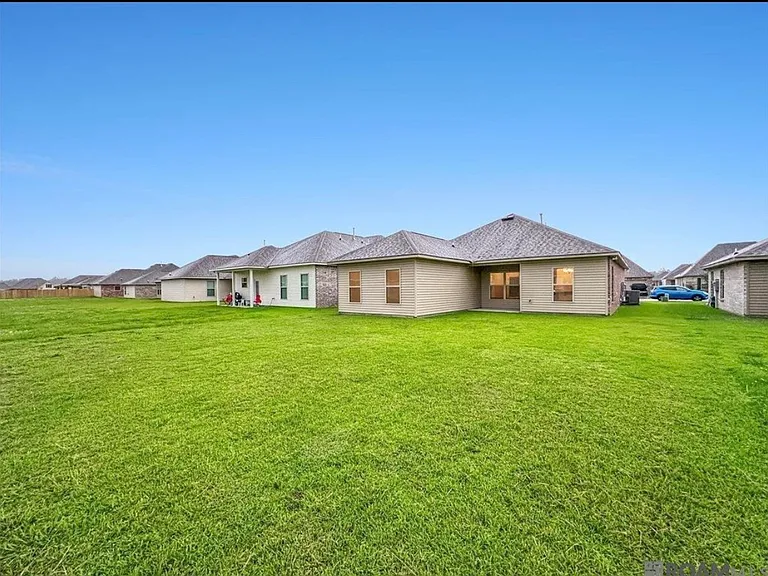 23447 Mango Dr — Photo 10