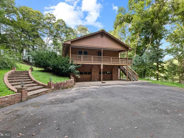 6200 Sierra Ct, Manassas, VA 20111