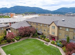 Ashford At Vista Park, Issaquah, WA 98029