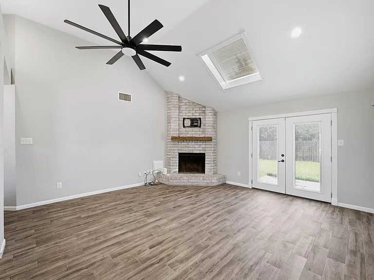 1805 Whitebriar Dr — Photo 7