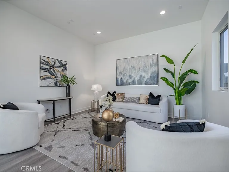 20337 W Aberdeen Ln — Photo 24