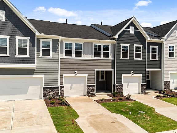 3rd image of 1876 Sweet Gardenia Way