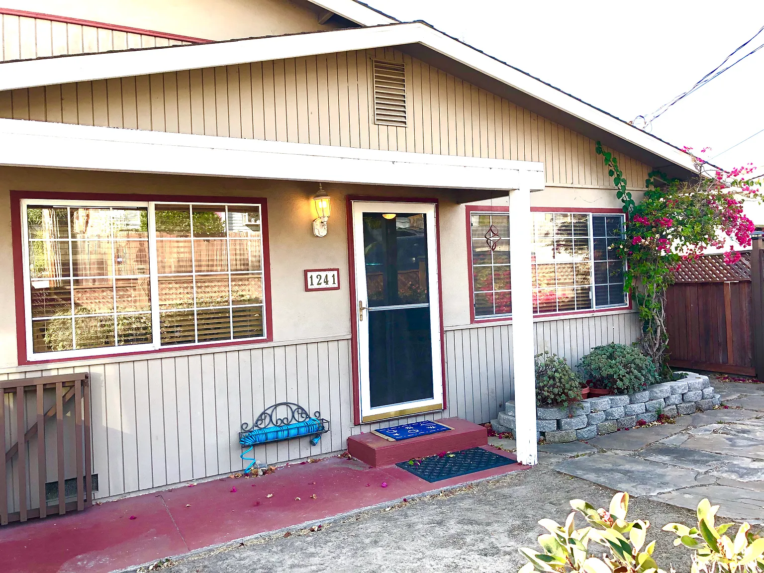 1241 Darwin St photo 1