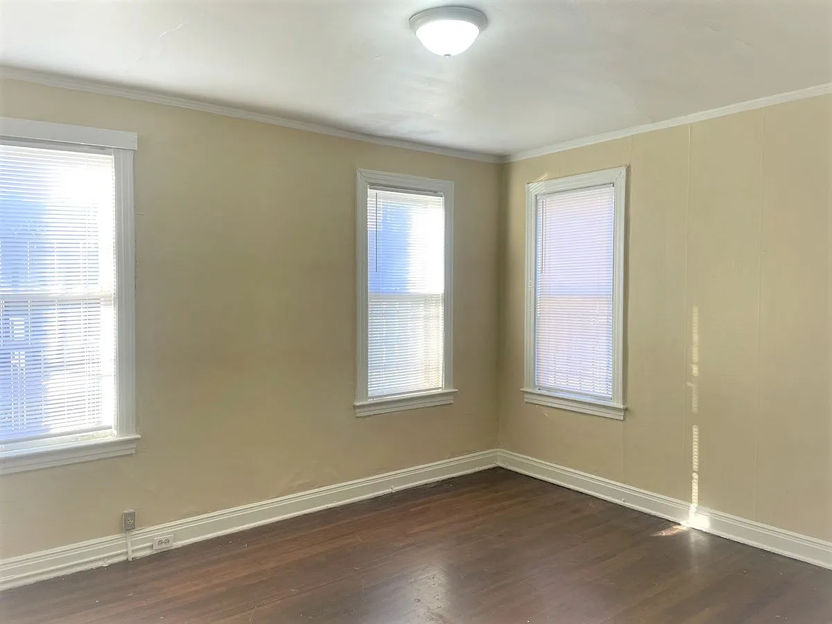 1 bed, 400 sqft, $745 — Photo 2