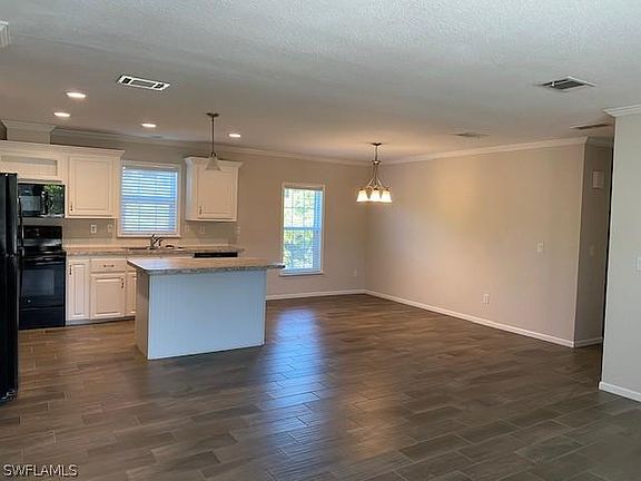 4th image of 28001 W Brook Dr
