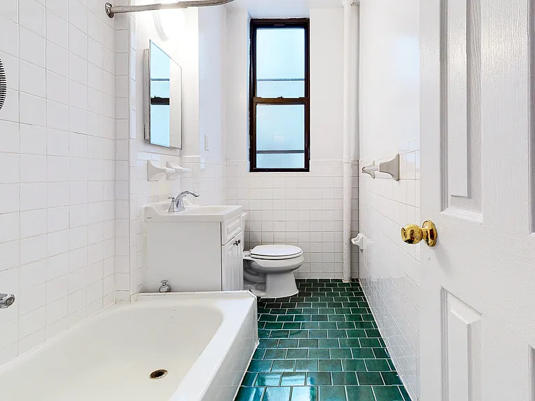 471 Central Park W #4D — Photo 11