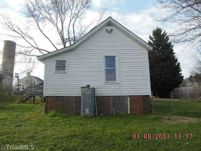 2nd image of 2111 Carolina Rd