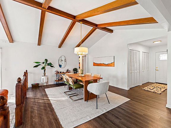 3rd image of 906 Rocky Spring Rd