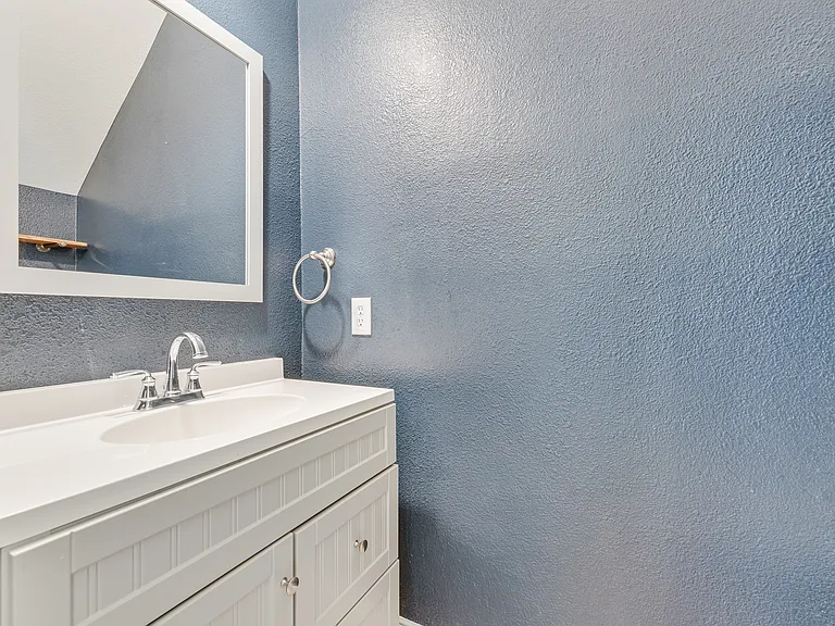 4641 Reunion Dr — Photo 22