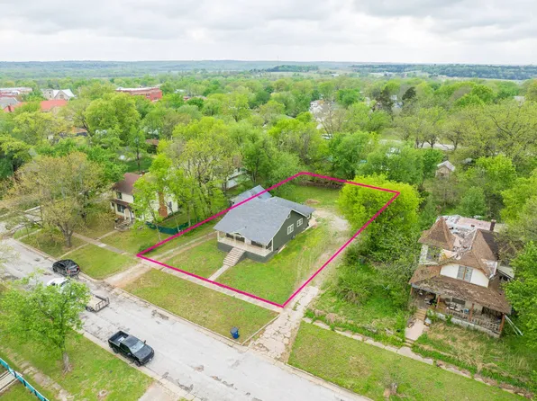 409 N Douglas St, Sedan, KS 67361