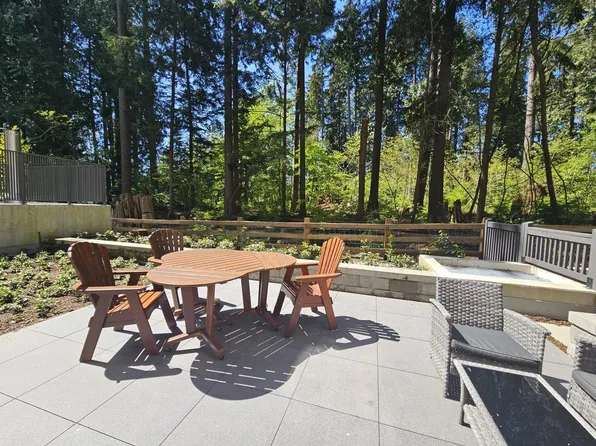 2325 Emery Ct #109, North Vancouver, BC V7J 0E8