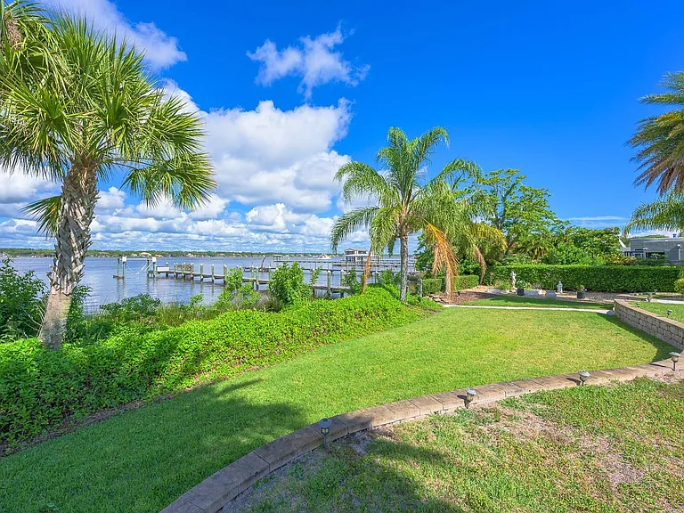 1130 John Anderson Dr — Photo 39