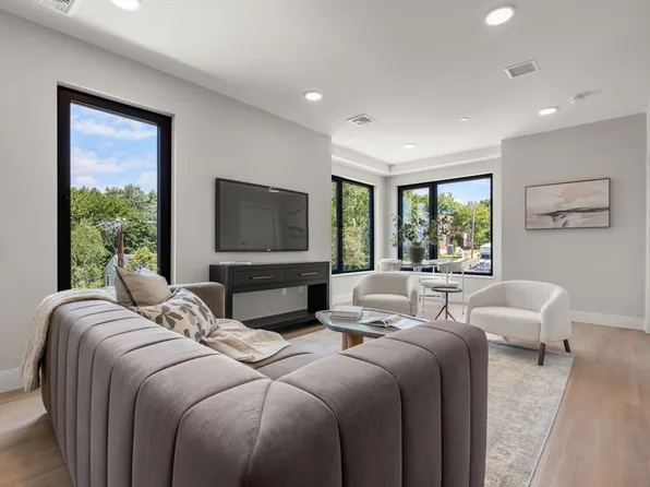 249 Corey Rd #306, Brighton, MA 02135