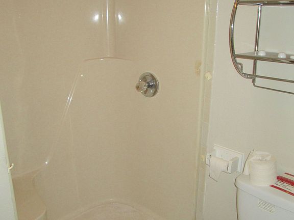 3rd image of 4229 Windsor Ave