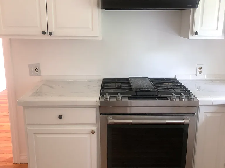 430 Mapleton Ave — Photo 47