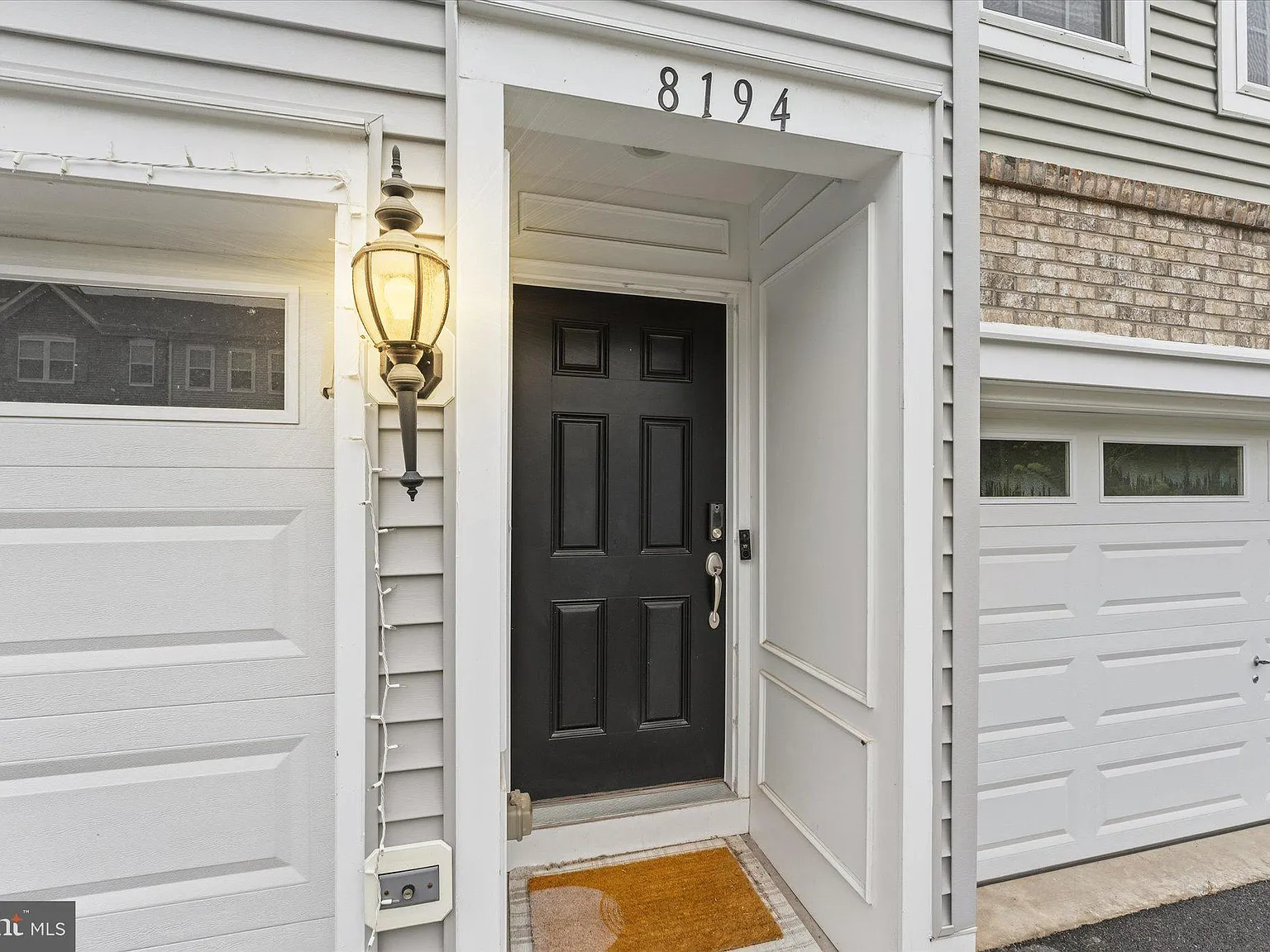 4 bed, 3.5 bath, 2192 sqft, $3,400 — Photo 2