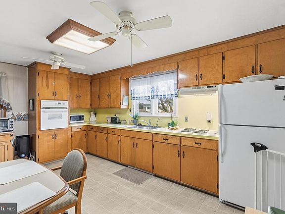 5th image of 961 Canterbury Rd