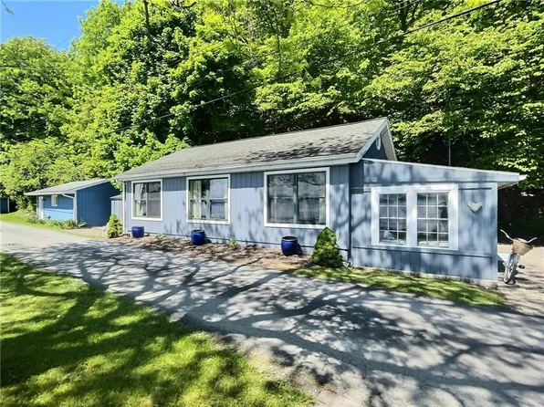 1288 Honoco Rd, Aurora, NY 13026