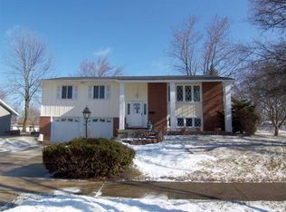 1000 Harrison Ln, Hoffman Estates, IL 60192