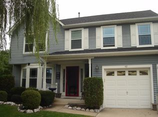 42 Rosalind Cir, Sicklerville, NJ 08081