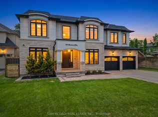 390 Sandhurst Dr, Oakville, ON L6L 4L3