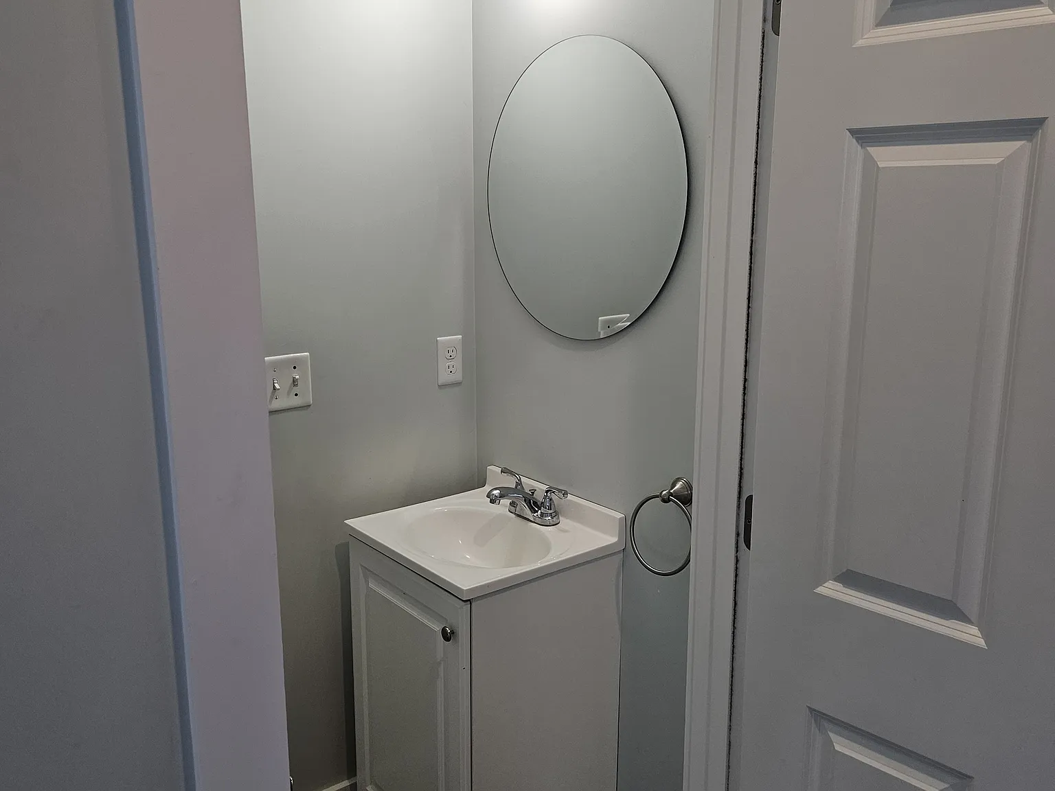 3 bed, 2.5 bath, 3600 sqft, $3,600 — Photo 4