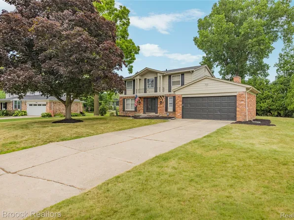 31917 Olde Franklin Dr, Farmington Hills, MI 48334