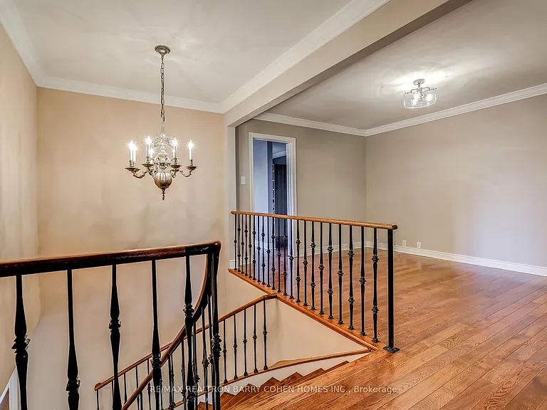 9 Sonata Cres — Photo 21