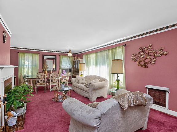 4th image of 3304 Lealand Ln