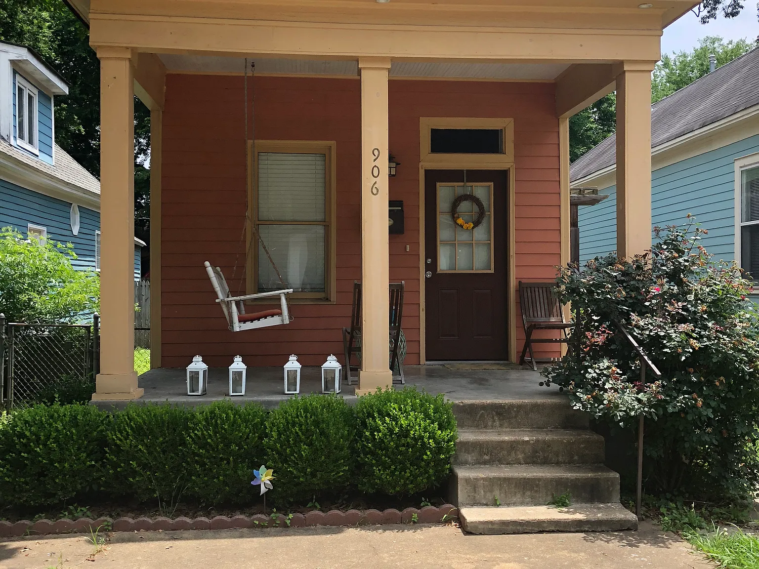 906 Blythe St — Photo 3