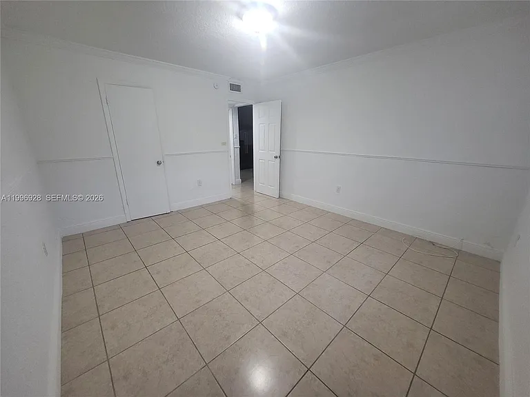 1275 W 35th St #29B — Photo 18