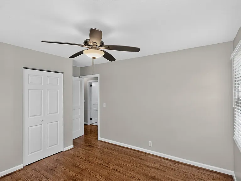 409 Woodberry Dr — Photo 15