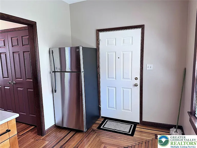 843 Main St — Photo 6