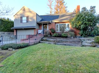 2011 Westerlund Dr, Medford, OR 97504