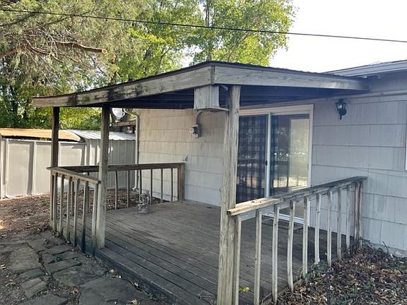 4th image of 2422 S 51st Ct