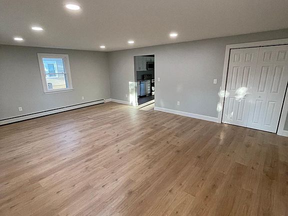 3rd image of 1 Vineland Ave