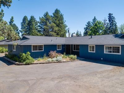 945 NE Butler Market Rd, Bend, OR, 97701