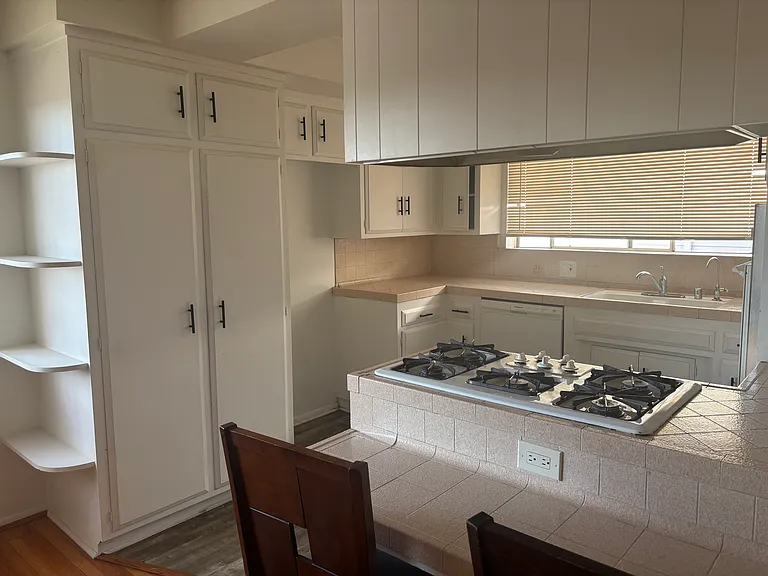 334 W Doran St #3 — Photo 8
