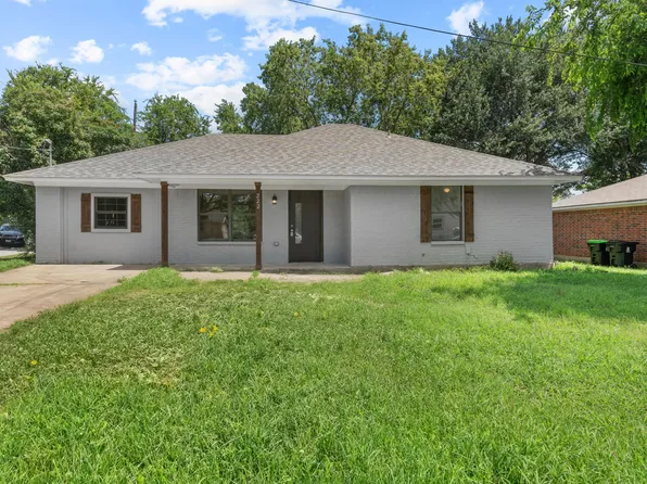 222 E Dennis St, Pilot Point, TX 76258