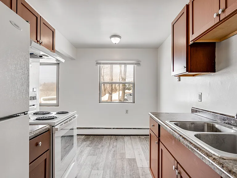 McCarron's View Apartments — Photo 49