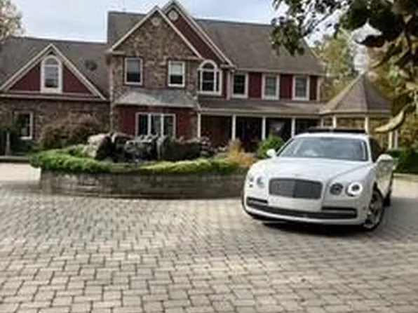 14 Stonewall Court, Warwick, NY 10990