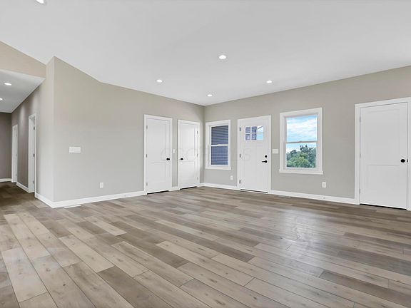 4th image of 600 Trapp Ln